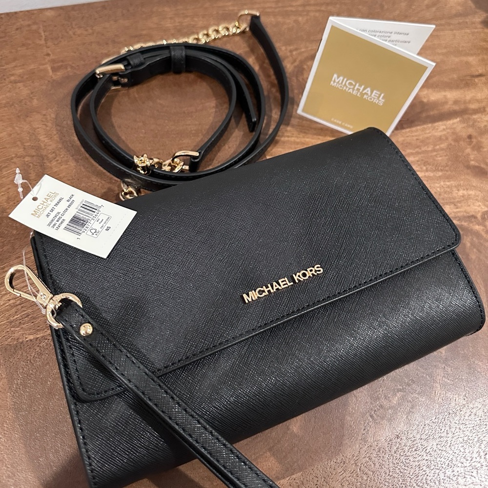 NWT- MICHAEL KORS Saffiano Leather 3-in-1
Crossbody. Jet Set Travel bag